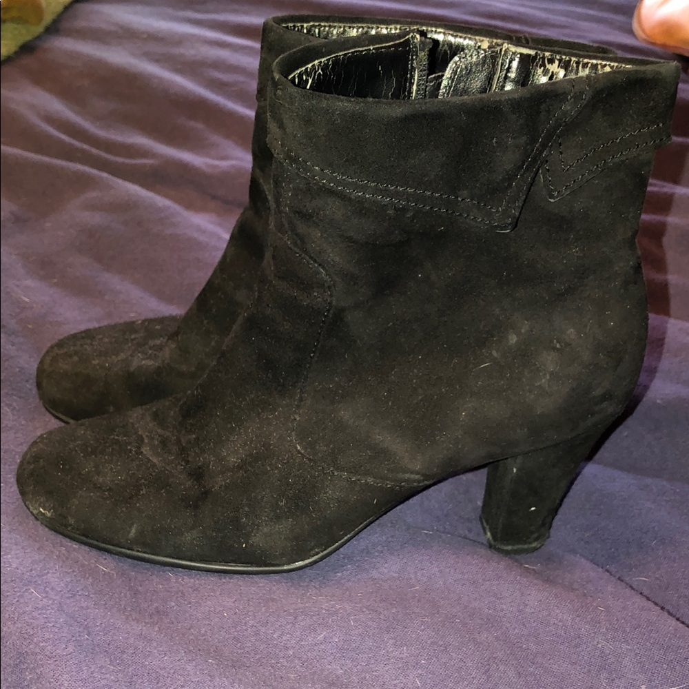 AEROSOLES Black Suede Heeled Boots